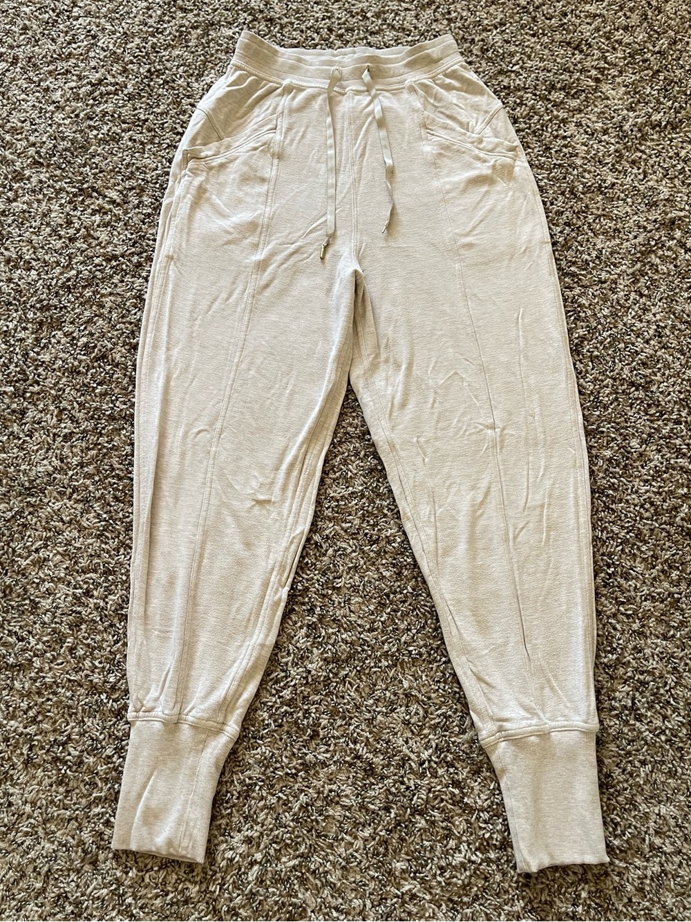 Lululemon Still Chill Joggers Oatmeal Beige Sweatpants Size 2 Soft Jersey Seam
